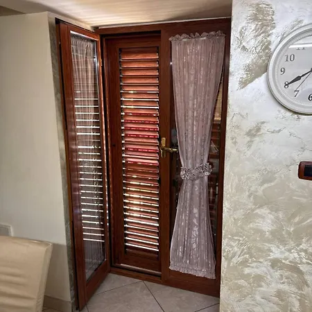Hermanhouse דירה באקולי
